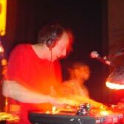 URBAN BASS Sound-System feat. MC Leo Banton & Selecta Deeroy